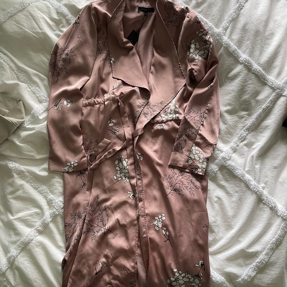 Dynamite Jackets & Blazers - Dynamite satin duster NWT size L